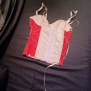 RED AND WHITE SWEETHEART NECKLINE BRA CROPPED TOP.TIES IN FRONT.